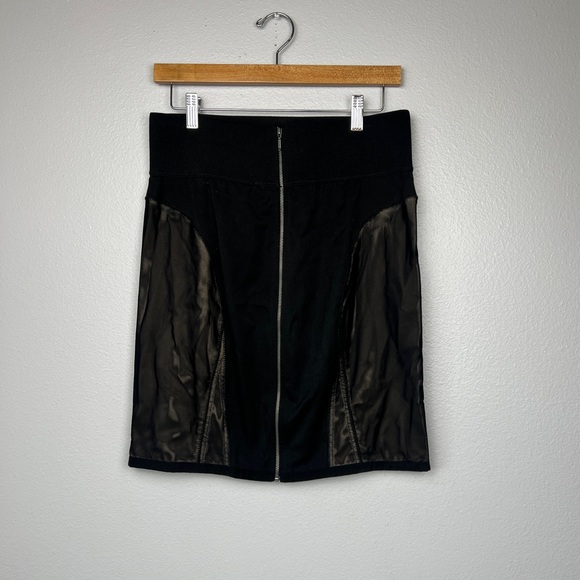 BCBGeneration Black Mesh Stretchy Mini Skirt w/ Back Zipper - Picture 5 of 8